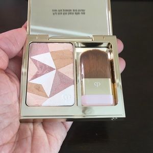 Cle de peau Limited edition Luminizer in Aglow with Wonder